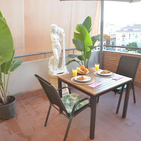 Grande Con Terraza Privada, Centro Homestay *