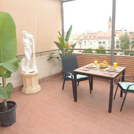 Grande Con Terraza Privada, Centro Malaga