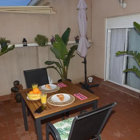 Homestay Grande Con Terraza Privada, Centro *